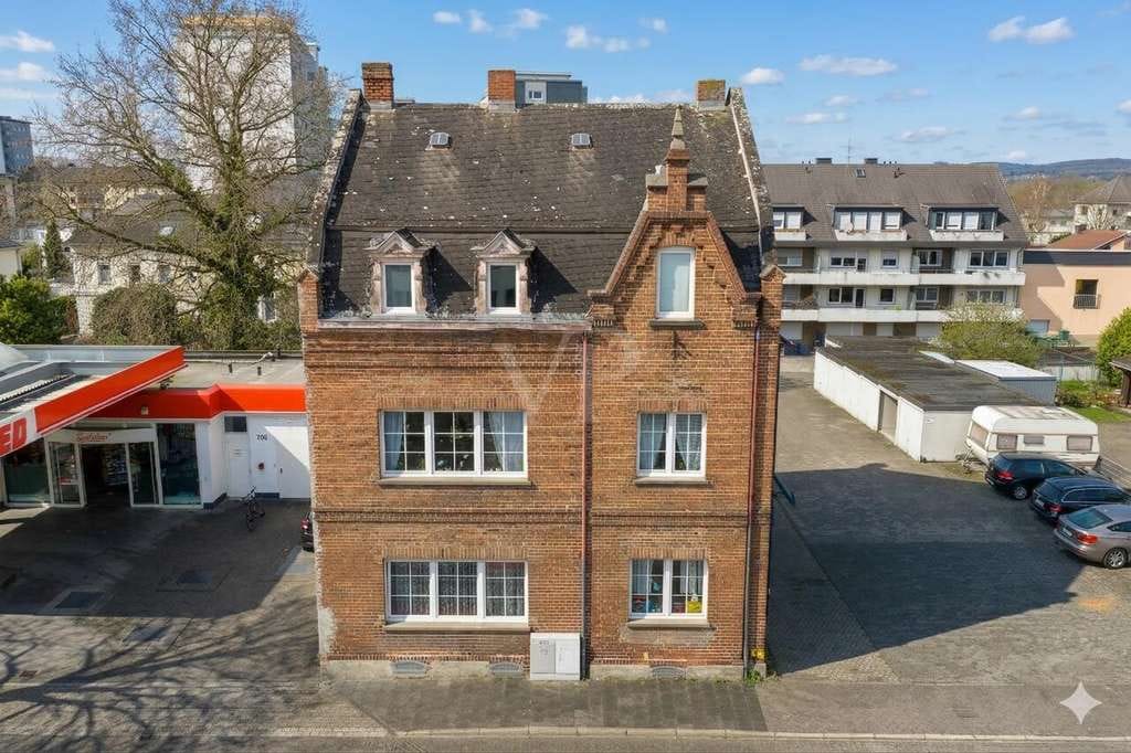 Immobilie in Koblenz - Mehrfamilienhaus mit 6 Einheiten und Altbaucharme - Bild 1