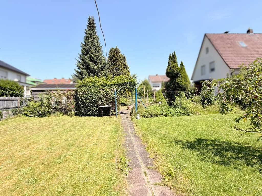 Immobilie in Bad Salzuflen - Vielseitige Doppelhaushälfte mit Potenzial – als Einfamilienhaus oder Zweifamilienhaus nutzbar - Bild 2
