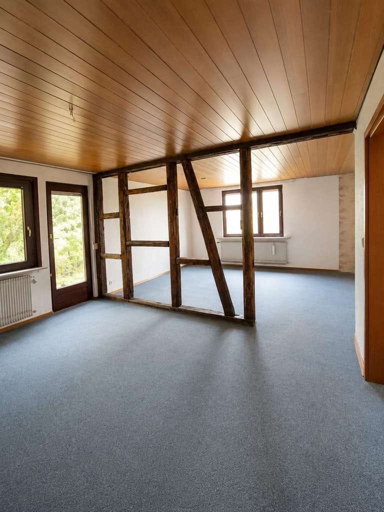 Immobilie in Eislingen/Fils - Charmantes Einfamilienhaus mit großem Garten in ruhiger Wohnlage und Entwicklungsmöglichkeiten - Bild 2