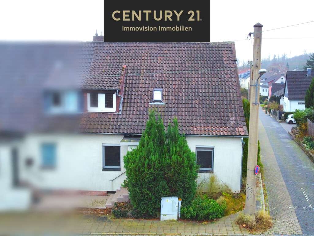 Immobilie in Hildesheim - C21 Immovision: Sanierungsbedürftige Doppelhaushälfte in Neuhof - Bild 0