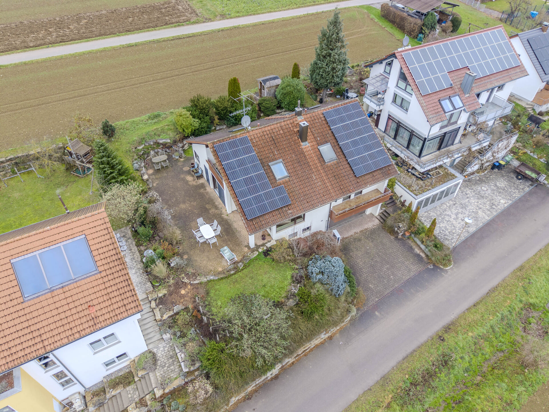 Immobilie in Markgröningen - Flexibel und großzügig: Freistehendes Einfamilienhaus am Feldrand mit Doppelgarage - Bild 1