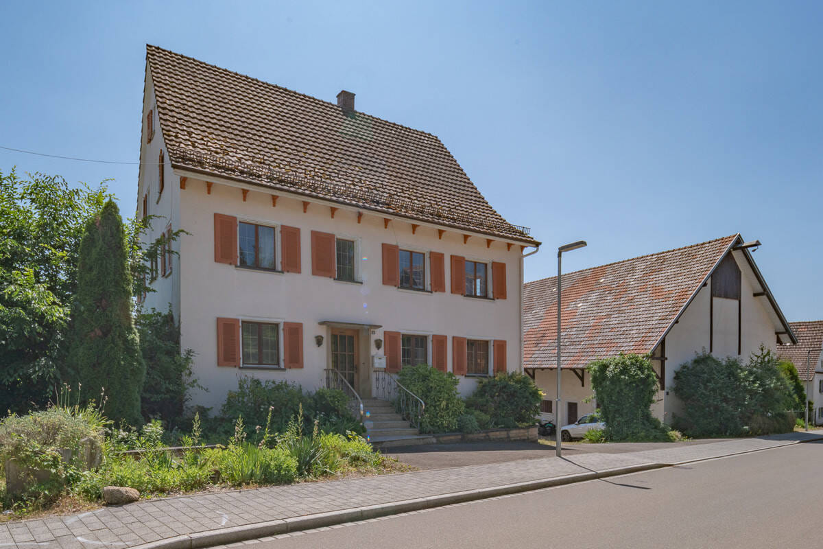 Immobilie in Hilzingen - Landwirtschaftliches Gebäude mit viel Platz und großem Grundstück - Bild 0