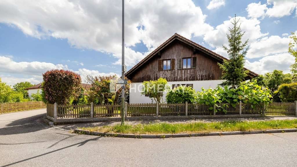 Immobilie in Mallersdorf-Pfaffenberg - Perfekt für Mehrgenerationen – Großzügiges Haus mit 7 Zimmern, EBK und Wintergarten - Bild 1