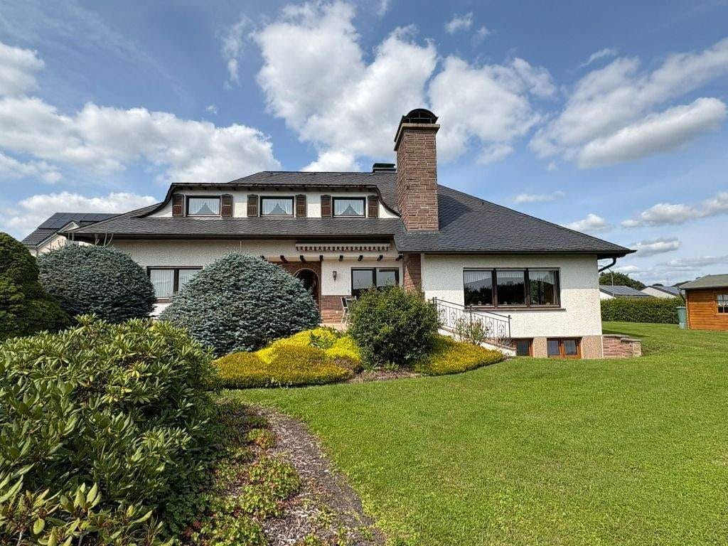 Immobilie in Bleialf - **Großzügiges Wohnhaus mit Schwimmbad und Einliegerwohnung in der Eifel** - Bild 2