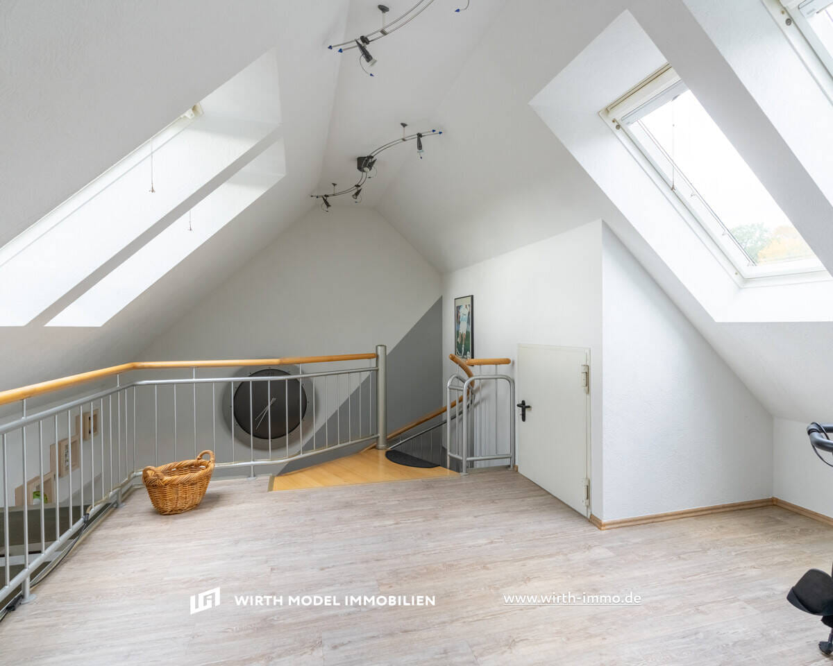 Immobilie in Schweinfurt - Großzügige Maisonette-WHG mit EBK, Balkon und TG-Stellplatz in zentraler ruhiger Lage |Erbbaurecht - Bild 1