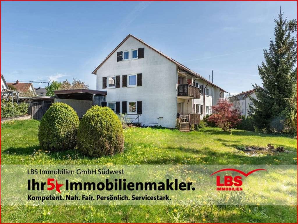 Immobilie in Oberndorf am Neckar - Doppelhaushälfte mit 2 WE + ausgebautem DG auf großem Grundstück mit Garagen - Bild 0
