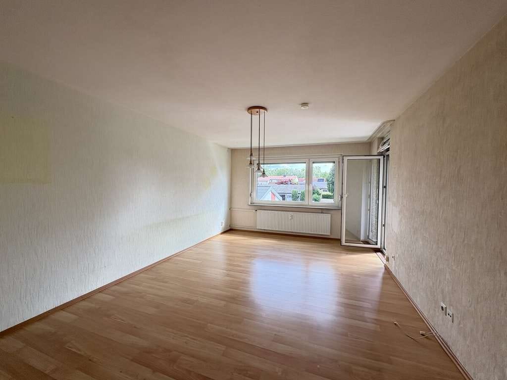 Immobilie in Markgröningen - Großzügige 4-Zimmer-Wohnung mit Balkon und Garage in ruhiger Wohnlage von Markgröningen - Bild 1