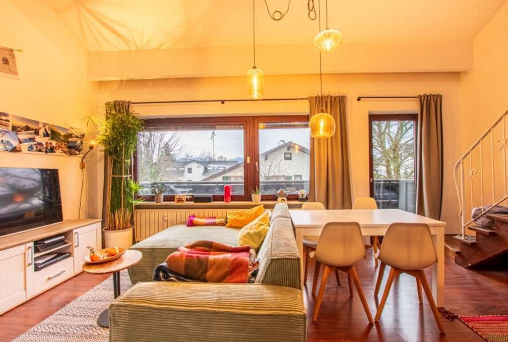 Immobilie in Bad Aibling - Offene Räume, viel Licht – Galeriewohnung fußläufig zum Zentrum - Bild 2