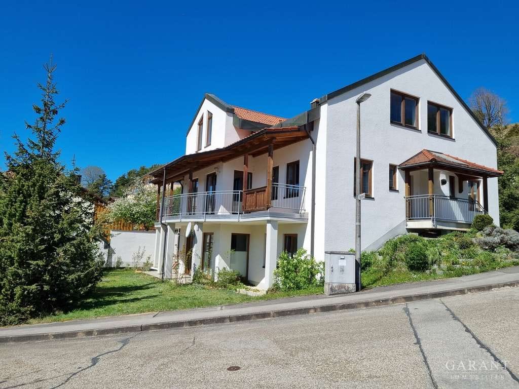 Immobilie in Titting - Großzüges Einfamilienhaus mit Einliegerwohnung - Bild 0