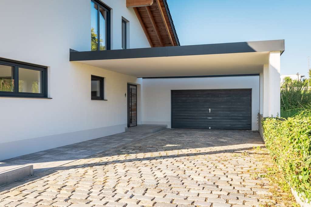 Immobilie in Rotthalmünster - Neuerbaute Landhausvilla für 1 - 2 Familien mit exklusiver Ausstattung in erhöhter und ruhigen Lage - Bild 4