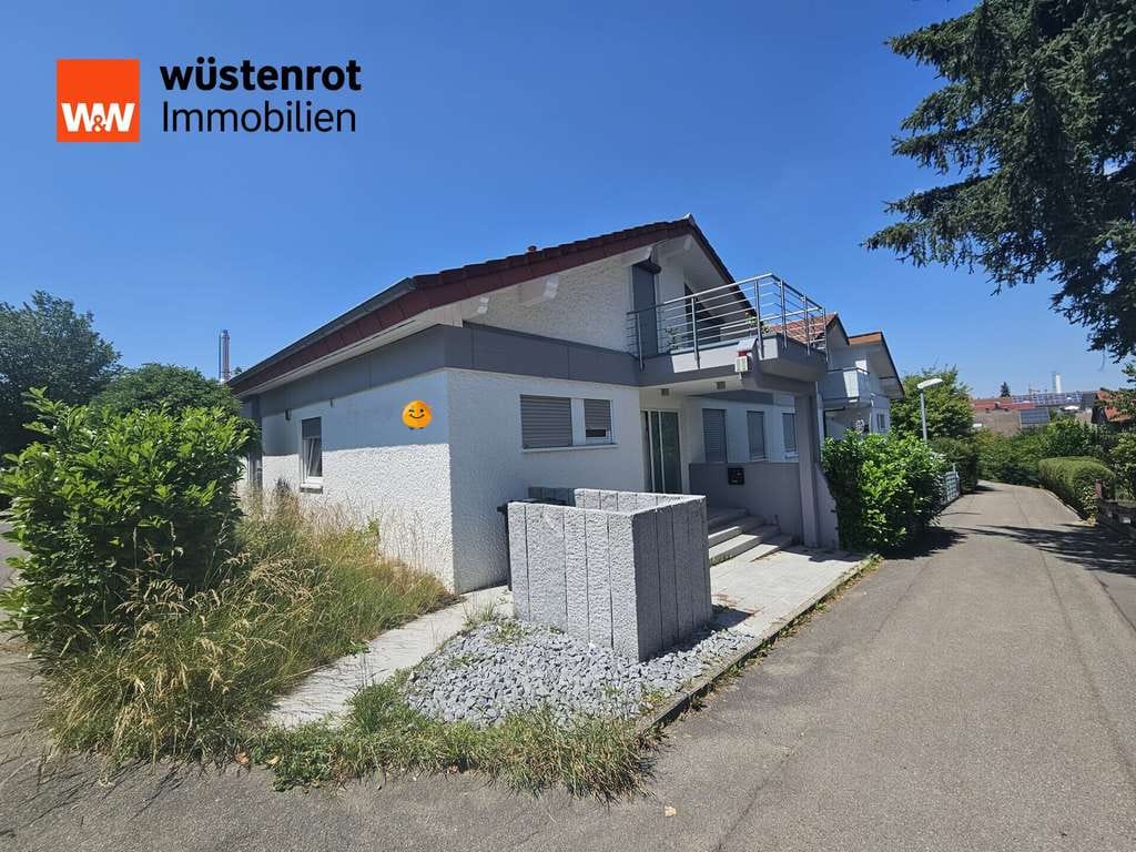 Immobilie in Gärtringen - Komplettes Haus als Doppelhaushälfte mit toller Ausstattung in sehr guter Wohnlage von Gärtringen! - Bild 0