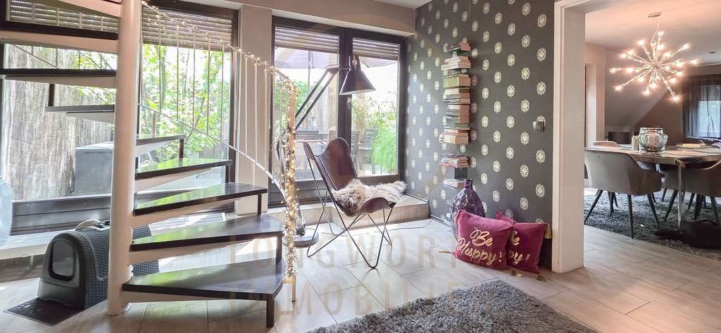 Immobilie in Feucht - Außergewöhnliche Maisonette mit uneinsehbarer 30 m² großer Dachterrasse. - Bild 1