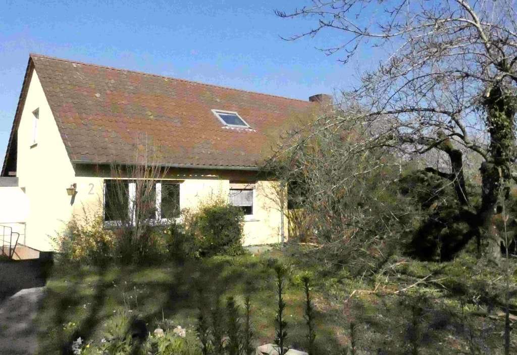 Immobilie in Schrozberg - Freistehendes Wohnhaus in ruhiger Lage mit großem Grundstück - Bild 0