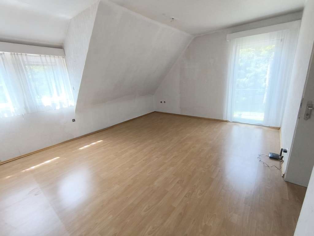 Immobilie in Westerstetten - Einfamilienhaus mit Einliegerwohnung (ca. 90 qm) und großem Grundstück in ruhiger Lage - Bild 3