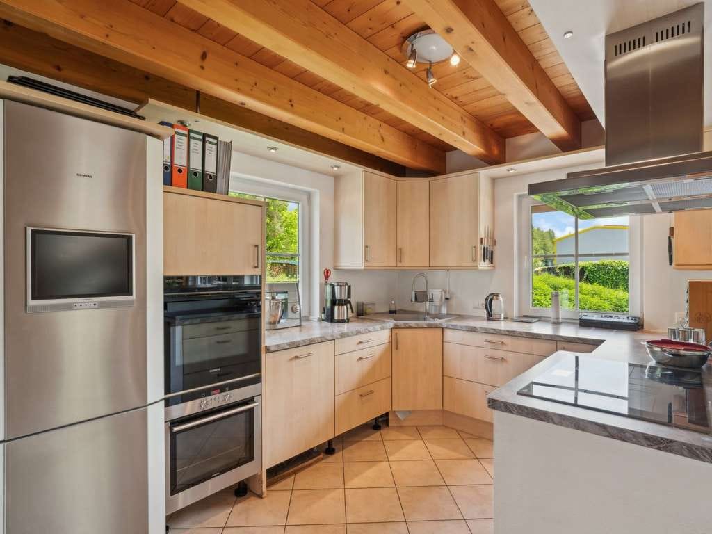 Immobilie in Oberau - Oberau: Großes, aufteilbares Baugrundstück mit modernem Einfamilienhaus  - Bild 4