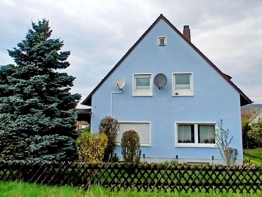 Immobilie in Eggolsheim - Ein Einfamilienhaus mit Einliegerwohnungen voller Möglichkeiten – Zuhause gestalten in Eggolsheim - Bild 0