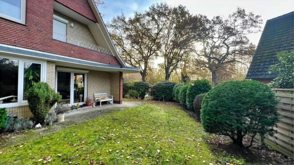 Immobilie in Glinde - Kapitalanlage: Großes Zweifamilienhaus! - Bild 2