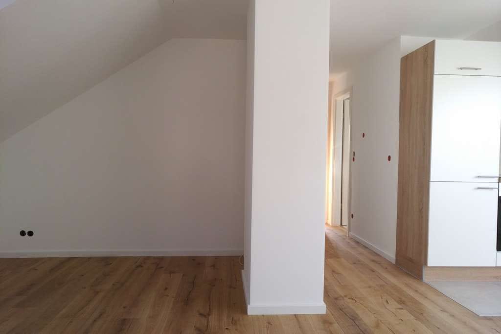 Immobilie in Karlsruhe - ++Raumwunder++4ZKB++DG Wohnung++neue Küche++renoviert++WG tauglich - Bild 3