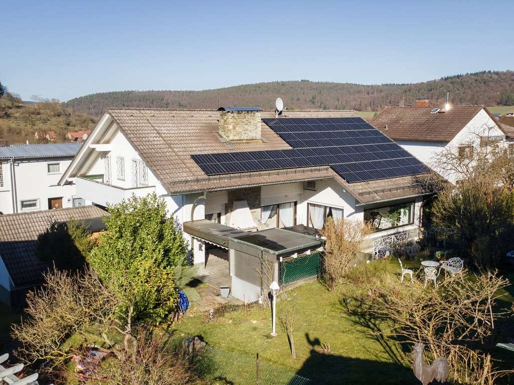 Immobilie in Breuberg - Exklusives Familienparadies mit Panoramablick auf die Burg Breuberg! - Bild 1