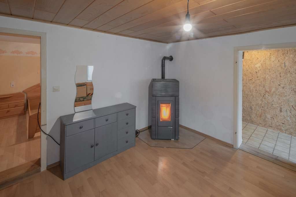 Immobilie in Hayingen - Gemütliches Bauernhaus mit einer Scheune - Bild 3