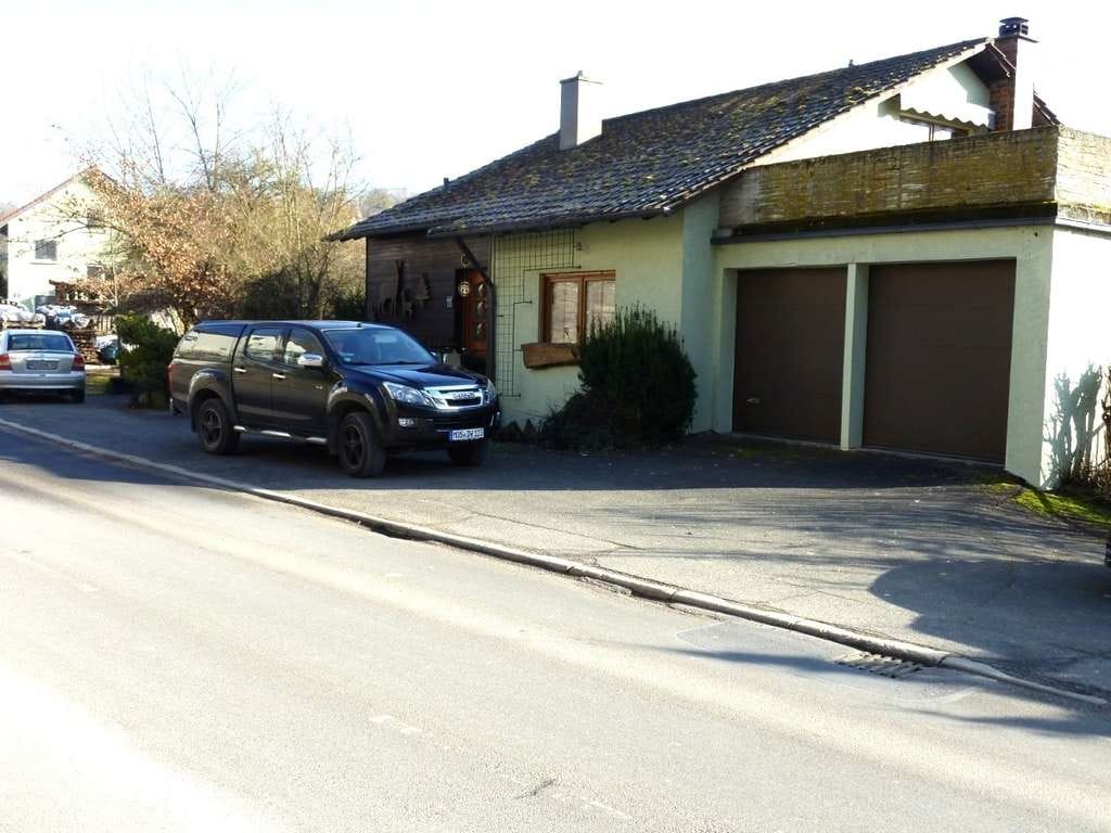 Immobilie in Billigheim - Freistehendes Ein/Zweifamilienhaus mit großem Grundstück und angrenzenden Gewächshaus in Allfeld! - Bild 0