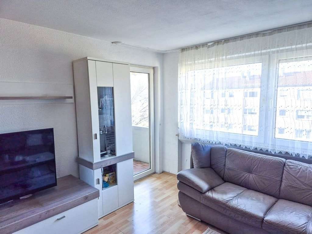 Immobilie in Uhingen - Große familienfreundliche 4-Zimmer-Wohnung mit Balkon und Tiefgaragenstellplatz - Bild 3