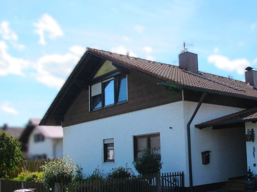Immobilie in Ering - *Ideale Zweigenerationenimmobilie*
Einfamilienhaus mit Einliegerwohnung und Doppelgarage - Bild 1