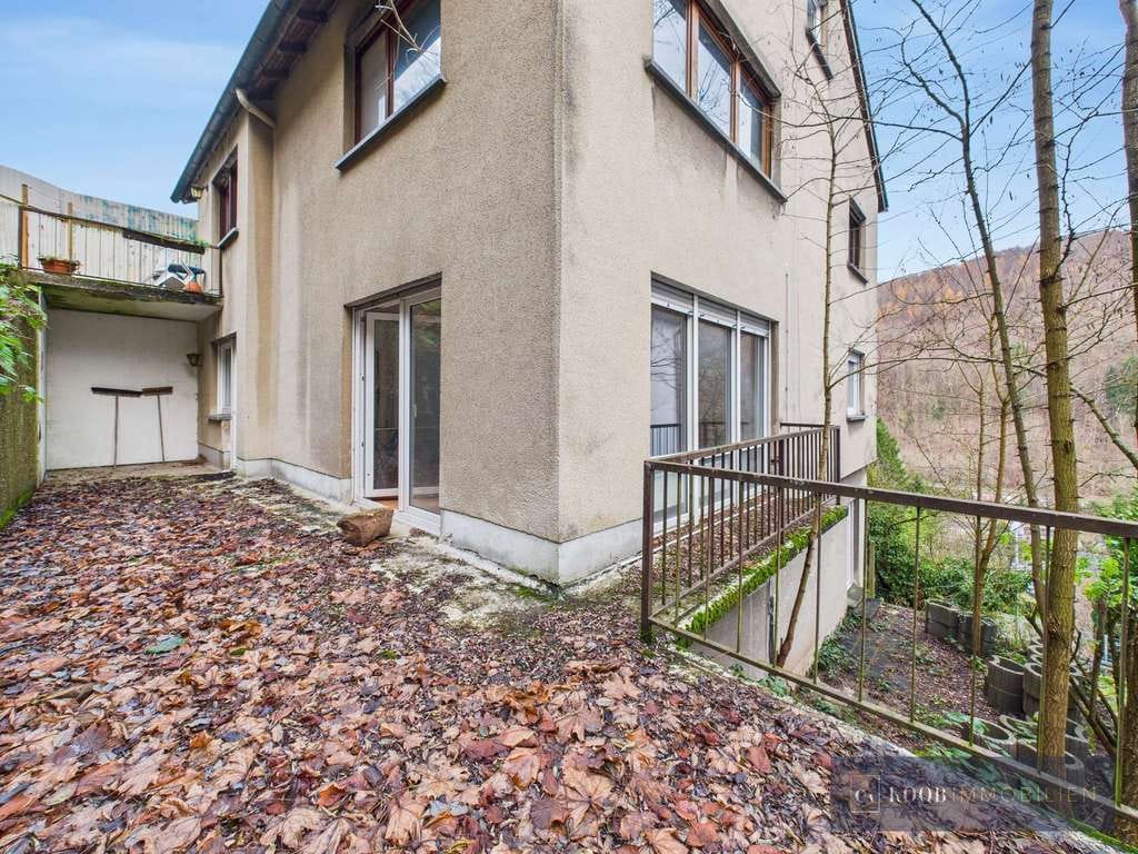 Immobilie in Saarbrücken - Großzügiges Wohnhaus mit viel Platz, Terrasse & Hinterhaus - Bild 3