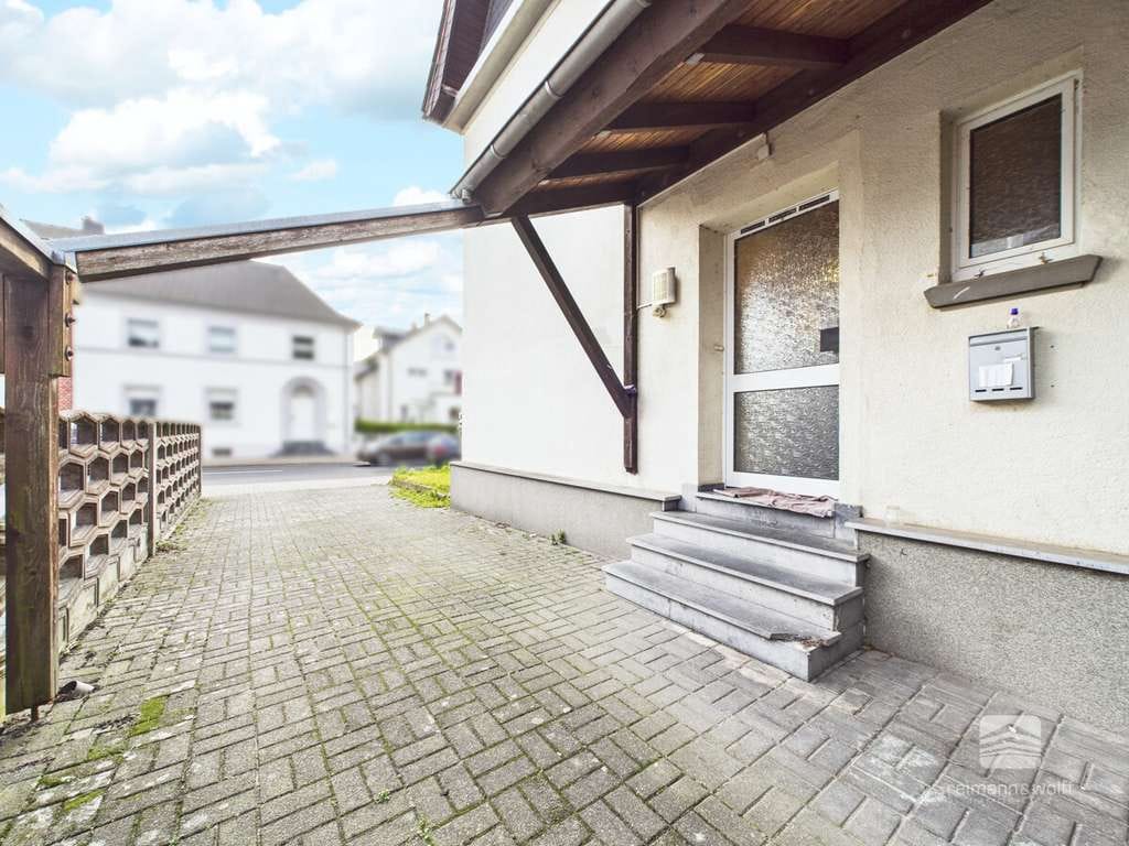 Immobilie in Geilenkirchen - REIMANN&WOLFF Geilenkirchen-Stadt: „Charakterstarkes Stadtdomizil mit Einliegerwohnung." - Bild 2