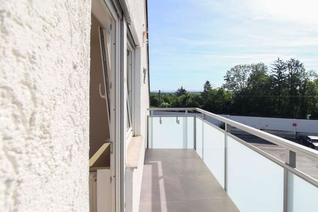 Immobilie in Asperg - Klein, fein und voller Komfort – charmante Dachgeschosswohnung mit Balkon, Klimaanlage & Stellplatz - Bild 2