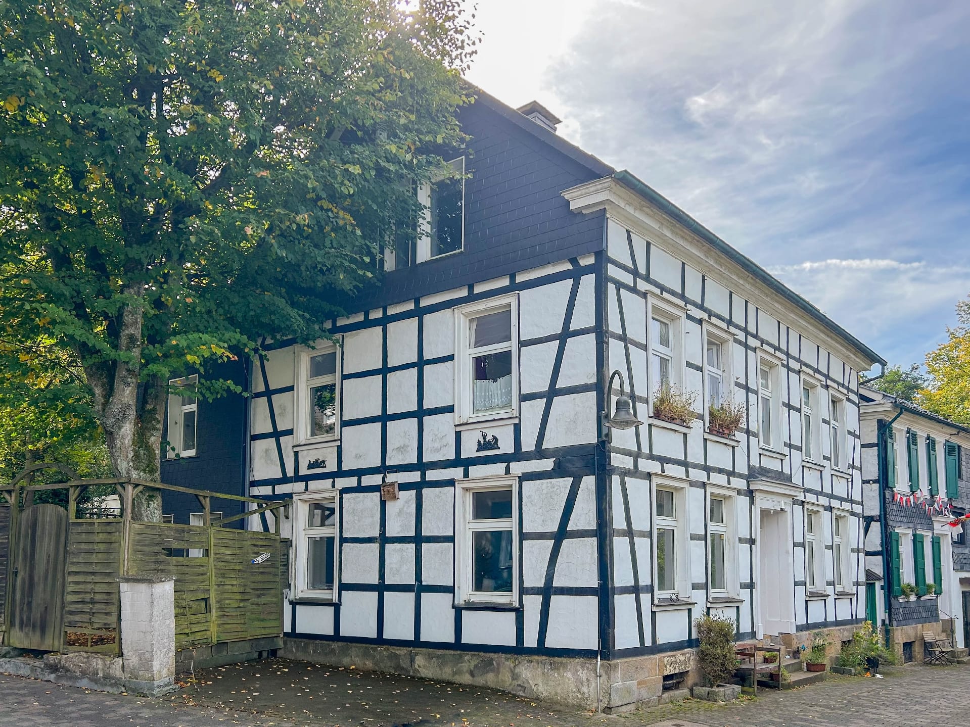 Immobilie in Schwelm - Investition mit Altstadtflair - vermietete Eigentumswohnung im Denkmalhaus in Schwelm - Bild 1