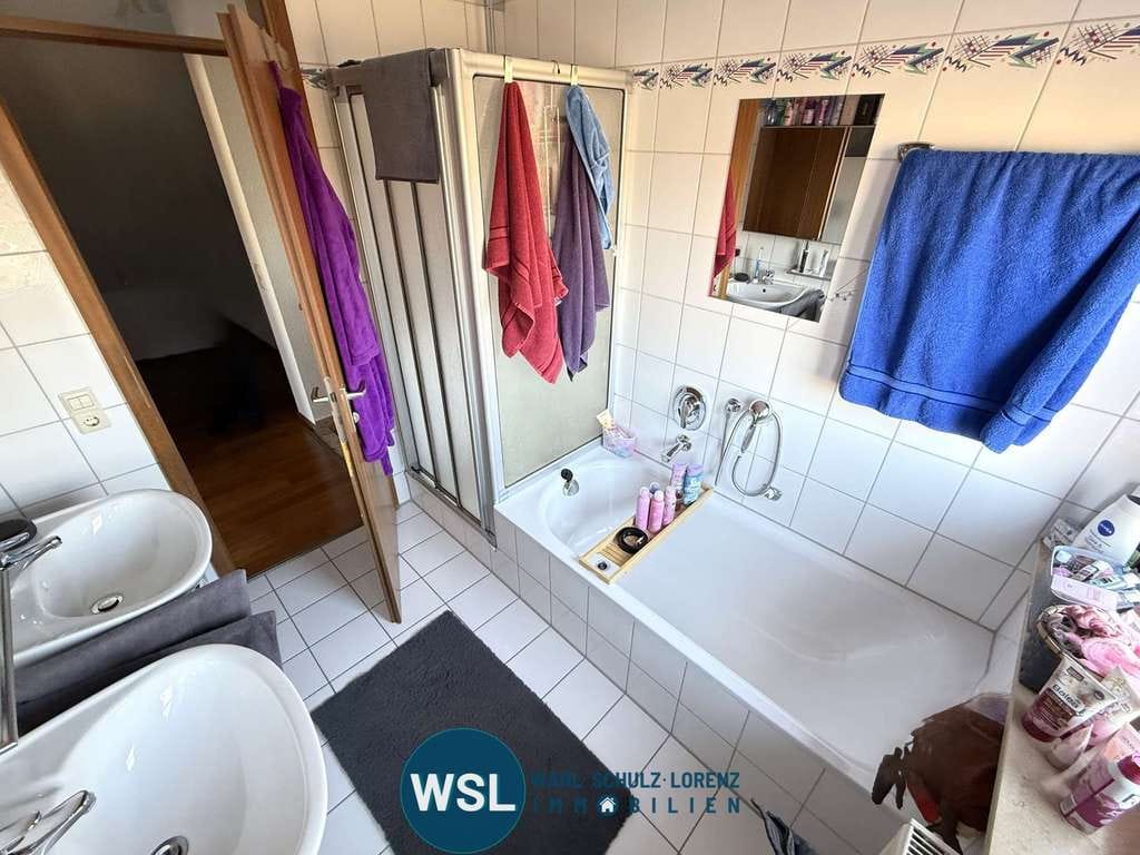 Immobilie in Kusterdingen - Charmante Maisonettewohnung mit 2 große Keller, 2 Balkone und moderner Einbauküche - Bild 4