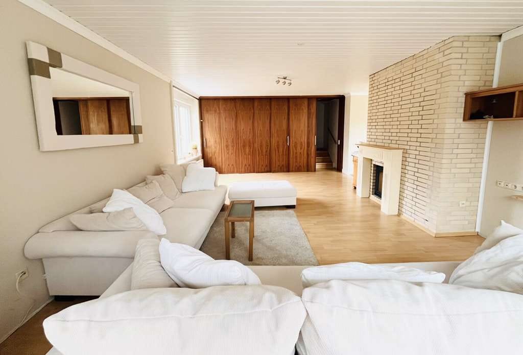 Immobilie in Großalmerode - Exklusives Einfamilienhaus mit Gewerbeeinheit und großzügigem Grundstück in Großalmerode - Bild 1