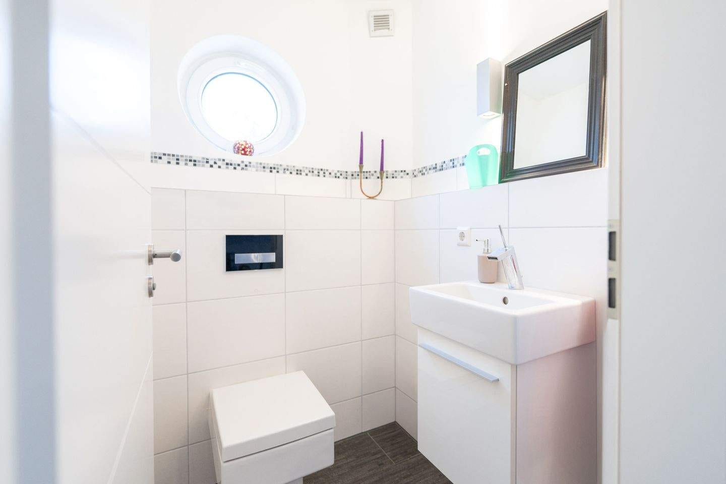 Immobilie in Neustadt bei Coburg - Großzügiges Architektenhaus mit Ausblick! + Doppelgarage + Sauna + Terrasse + Einbauküche! - Bild 4