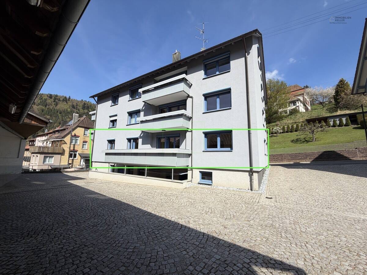 Immobilie in Höfen an der Enz - Haus im Haus- 6,5 Zimmer Wohnung in zentraler Lage - Bild 1