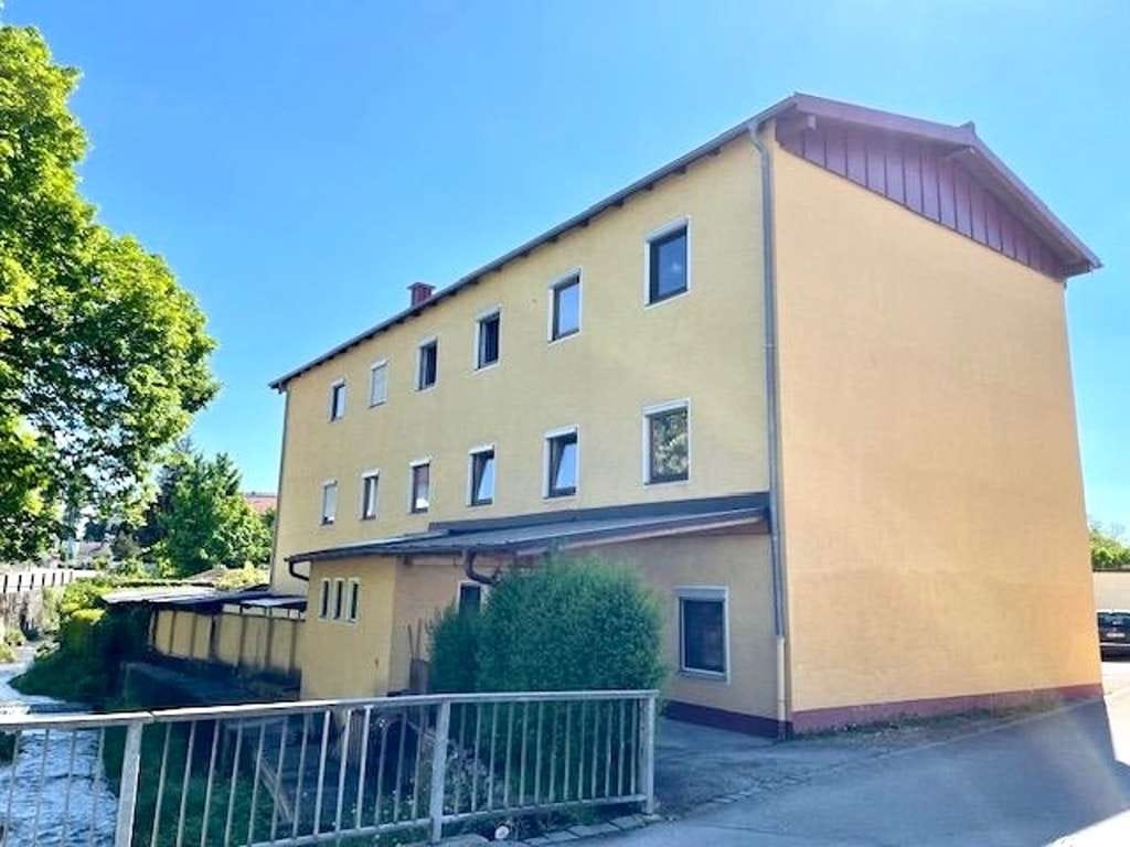 Immobilie in Altenmarkt an der Alz - Großzügige 5-Zi.-WHG in zentraler Lage mit der Option auf zwei Holz- oder Pelletsöfen - Bild 0