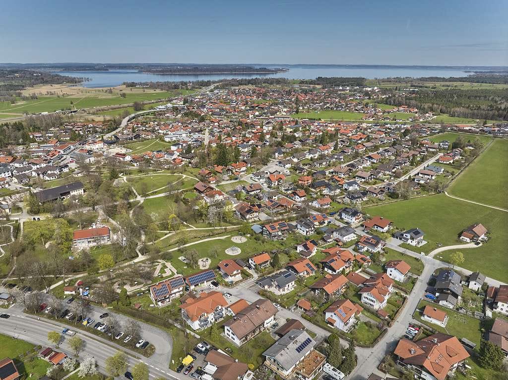Immobilie in Bernau am Chiemsee - Vielseitige Nutzungsperspektiven für Grundstück mit Altbestand und Abriss in Bernau am Chiemsee - Bild 1