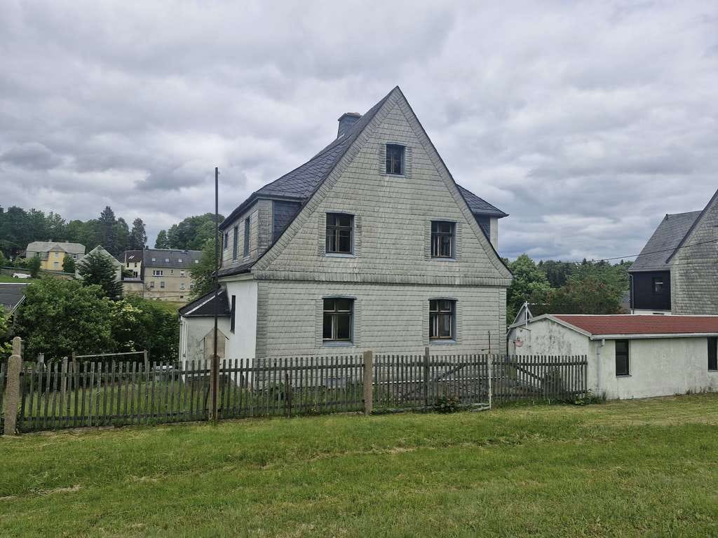 Immobilie in Thum - Schönes Haus mit Garten, Garagen und vielen Möglichkeiten in Thum! - Bild 4