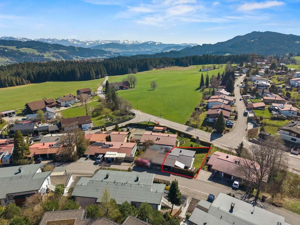 Immobilie in Scheidegg - DHH mit Bergblick in Scheidegg – top gepflegt, modernisiert & mit Garten + Terrasse - Bild 3
