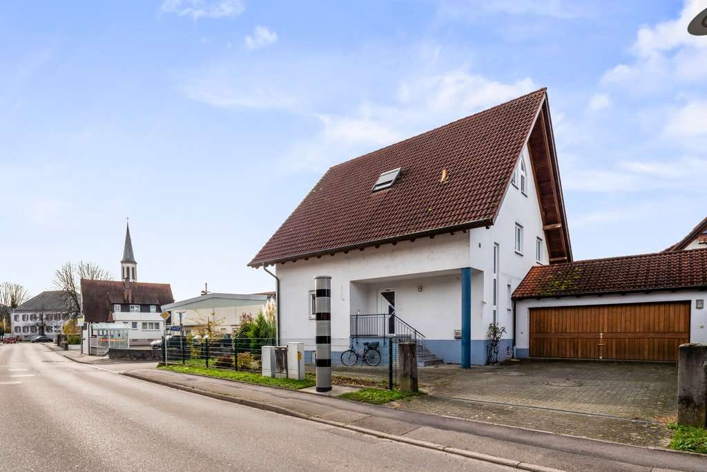 Immobilie in Vörstetten - Vielseitiges Wohnhaus mit Einliegerwohnung und zusätzlichem Ausbaupotential - Bild 1