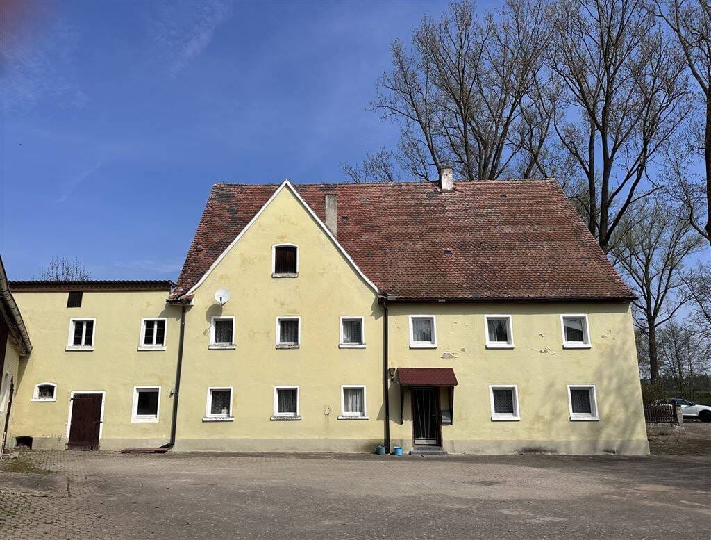 Immobilie in Weidenbach - Dreiseithof mit ehemaligem Mühlenbetrieb im Grünen bei Weidenbach - Bild 1
