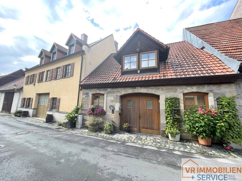 Immobilie in Bad Königshofen im Grabfeld - Stadtleben und Natur vereint - Wohnhaus mit Halle und Gartenparadies in 97631 Bad Königshofen! - Bild 0