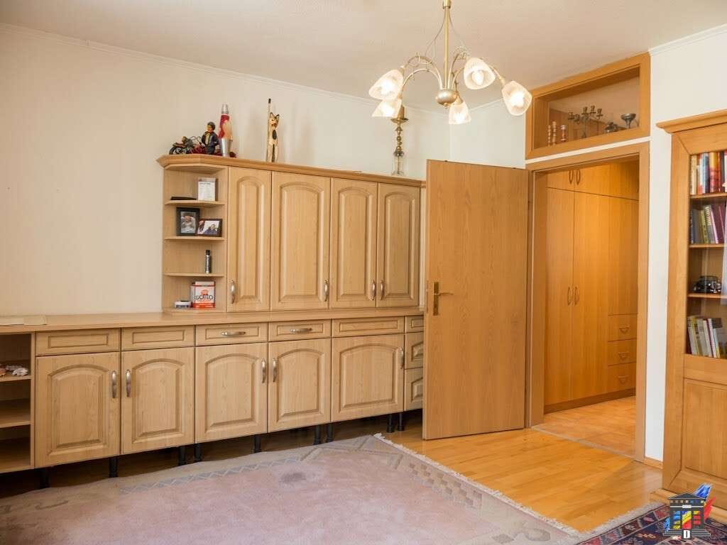 Immobilie in Ubstadt-Weiher - Vielseitiges Dreifamilienhaus mit großem Garten - bezugsfrei - Bild 3