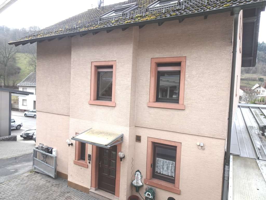 Immobilie in Mörlenbach - 2 - Familienhaus mit großer Garage und 2 Appartements - Bild 2