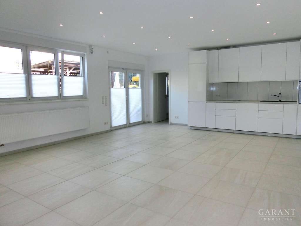 Immobilie in Deizisau - Erstbezug nach Sanierung! Großzügige Doppelhaushälfte mit Gartenanteil, Garage und Dachterrasse - Bild 2