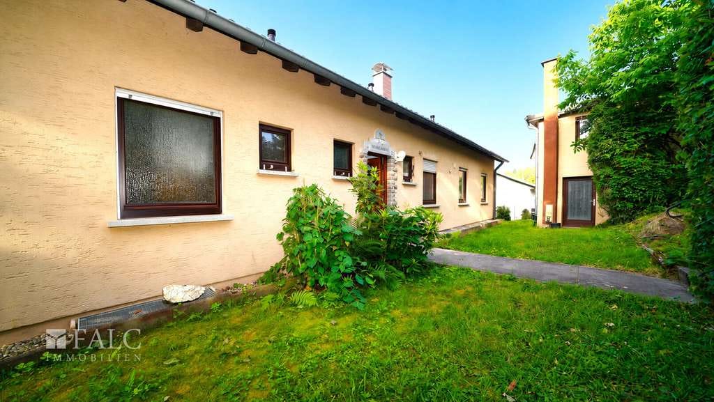 Immobilie in Jagsthausen - Naturparadies mit Weitblick auf die Stadt! Doppelhaus mit über 4.200 m² Grundstück - FALC Immobilien - Bild 3