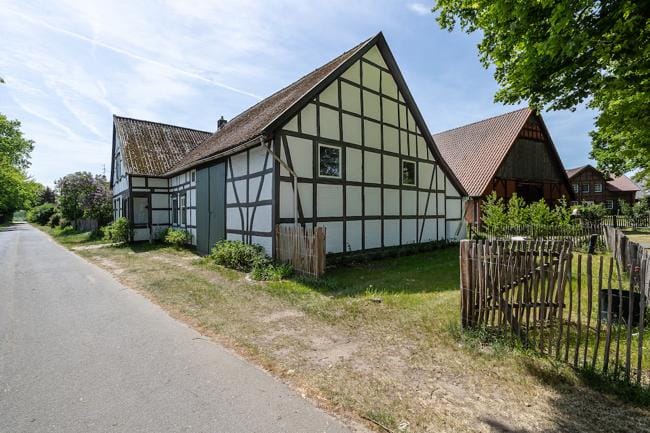 Immobilie in Trebel - Fachwerkhaus im Wendland, liebevoll saniert u. Dach erneuert - idyllisch an einem Rundling gelegen - - Bild 4
