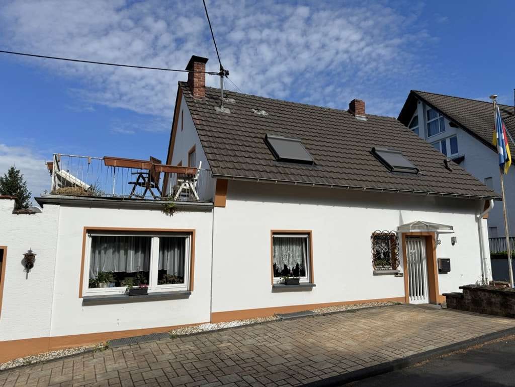 Immobilie in Linz am Rhein - Einfamilienhaus mit Traumblick in Linz am Rhein
Lage, Lage, Lage unterhalb des Kaiserberges - Bild 1