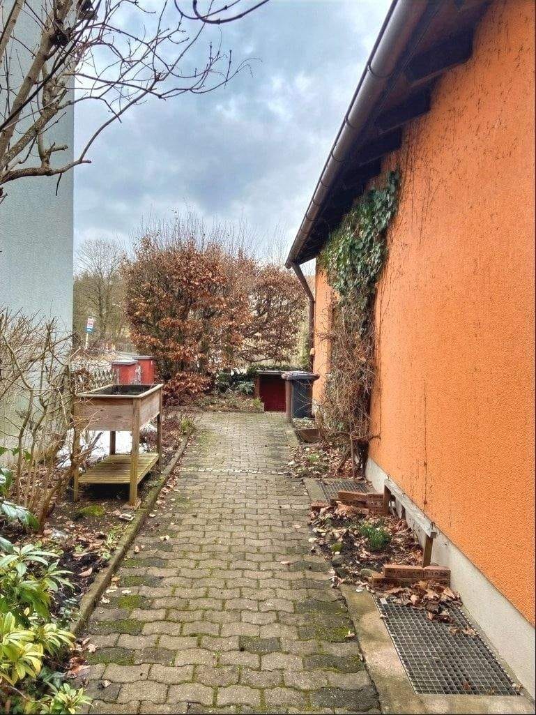 Immobilie in Emskirchen - Emskirchen - Wohnhaus mit zwei Wohnungen, zentrale Wohnlage - Bild 4