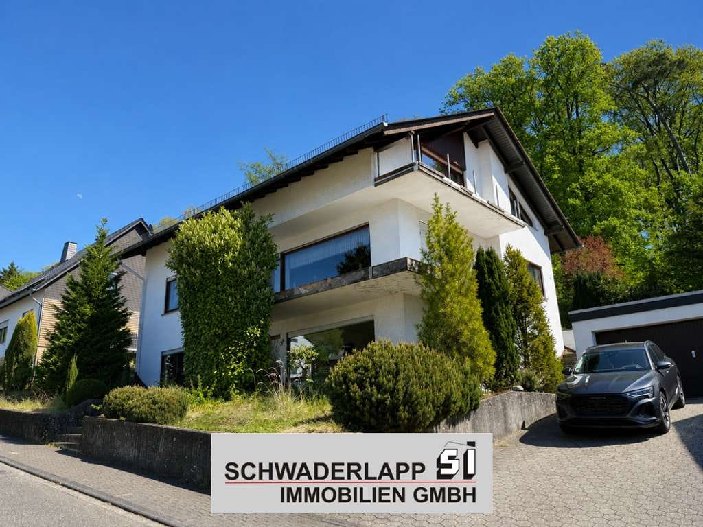 Immobilie in Hillscheid - Großzügiges Einfamilienhaus mit Einliegerwohnung in herrlicher Ortsrandlage und hervorragendem Rhein - Bild 0